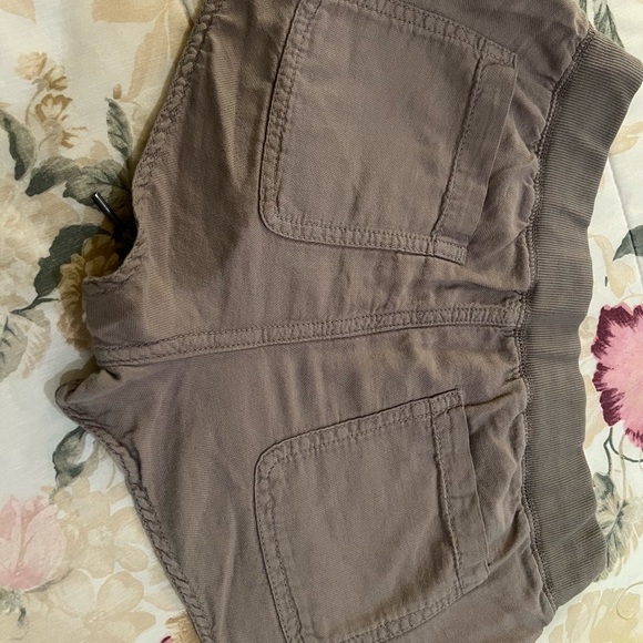 Community short - Picture 3 of 3